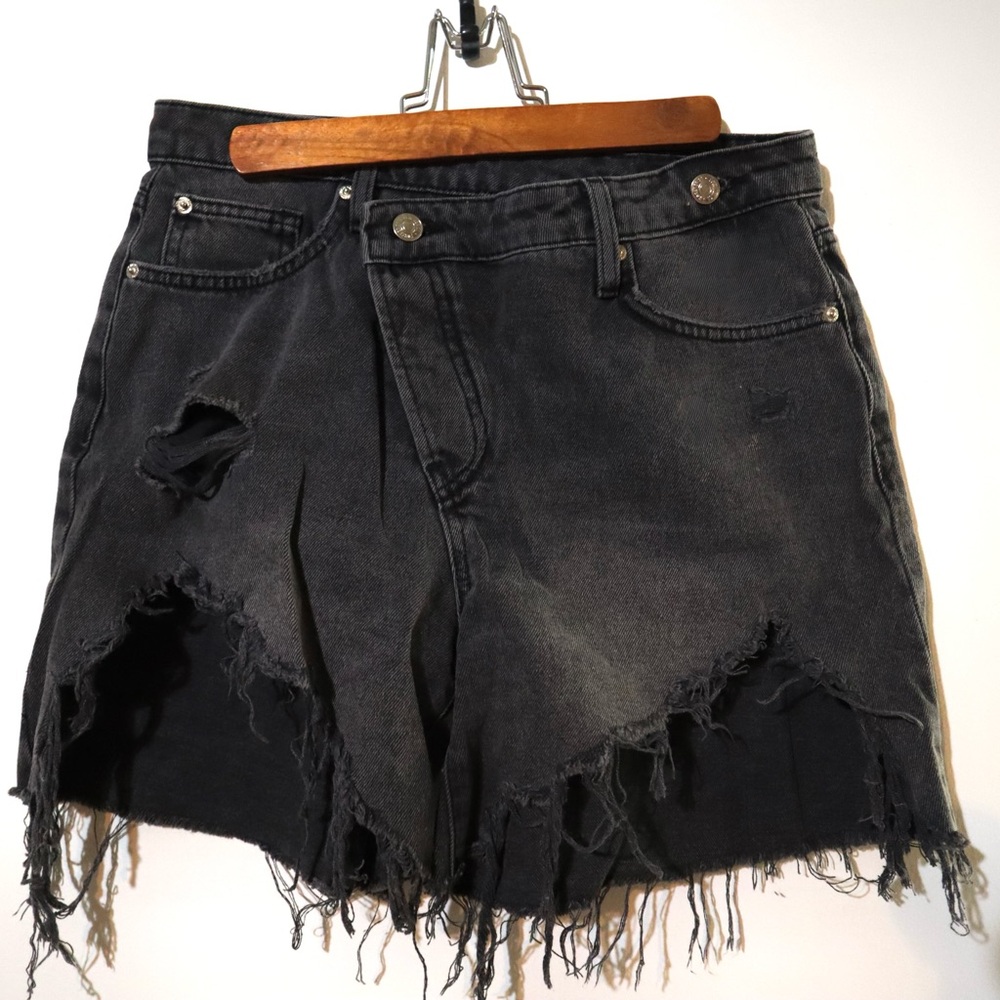 Forever 21 Black Frayed Denim Shorts